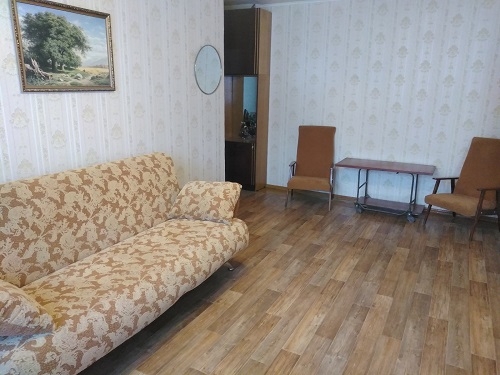 Двухкомнатная у ТРЦ Жар Птица.