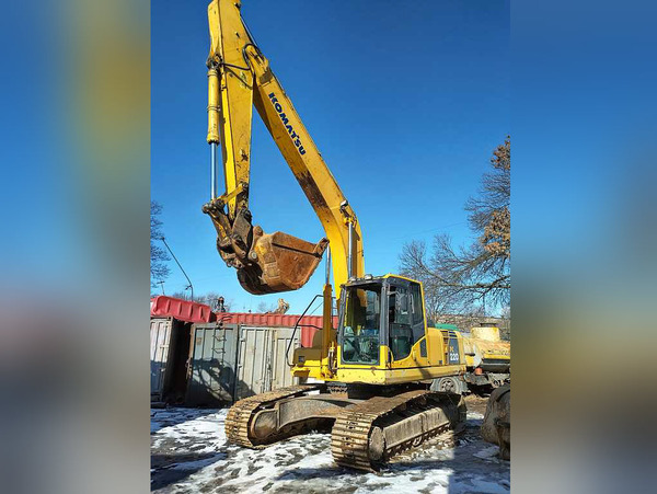 Гусеничный экскаватор Komatsu 220, 2013 г, новая ходовая