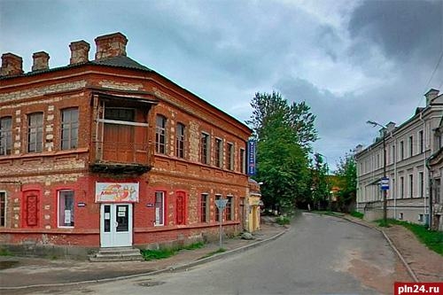 Сдаётся оригинальное помещение кафе клуба в центре г.Пскова