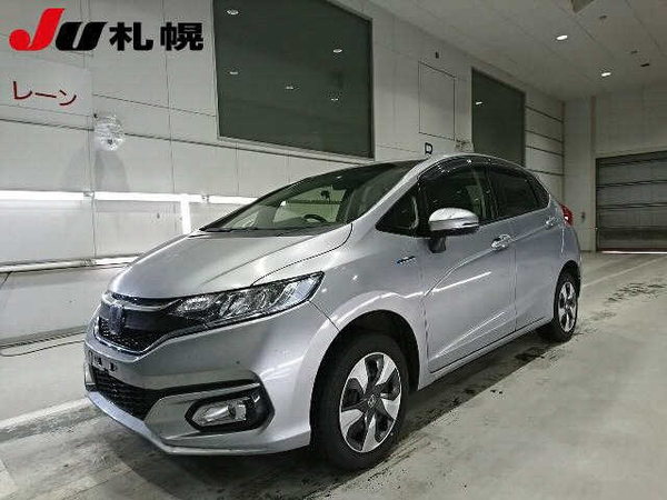 Хэтчбек гибрид Honda Fit Hybrid кузов GP6 модификация Hybrid L Honda