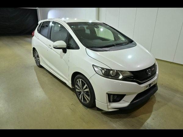 Хэтчбек Honda Fit кузов GK5 модификация RS