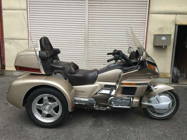 Трайк мотоцикл турист Honda GL1500 Gold Wing Trike рама SC22