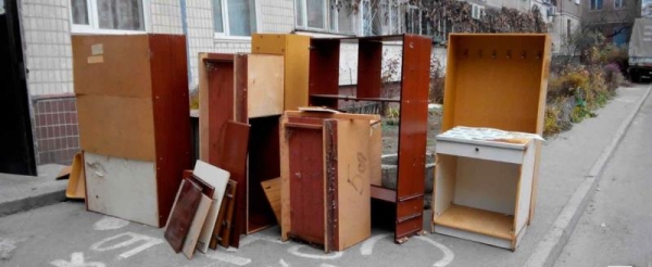 Вывоз (вынос) старой мебели на мусорку в Казани