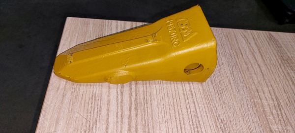 Адаптеры и коронки ковшей экскаваторов KOMATSU