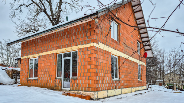 Продается кирпичный коттедж 161,4 м2 с участком 4 сот.