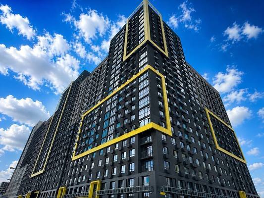 Продам угловое коммерческое помещение, площадью 166 кв.м. на первом эт
