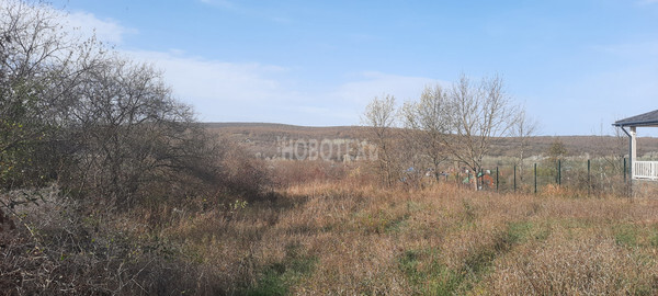 Участок с видом на горы