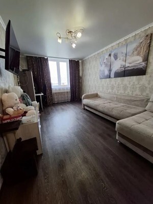 Продам 2 к. квартиру в цент.