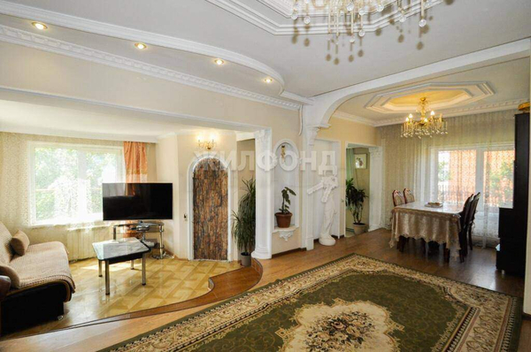 Дом 160 м2 на участке 4.84 сот.