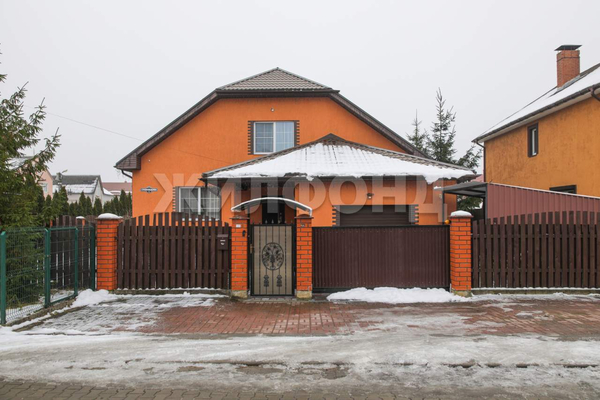 Дом 250 м2 на участке 8 сот.