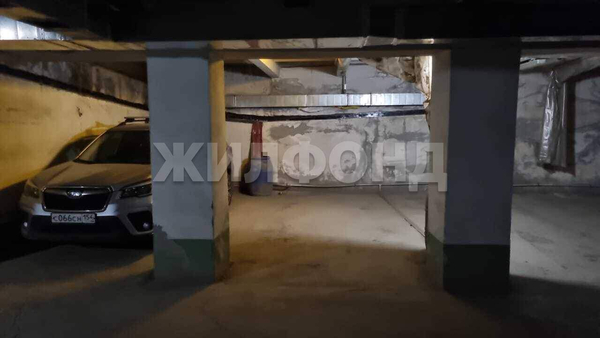 Продается место на закрытой стоянке, 16 м2