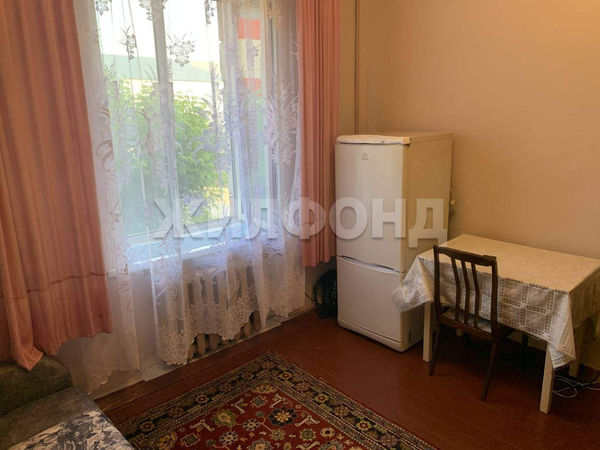 Продается комната 12.2 м2 в 3 ком.кв.