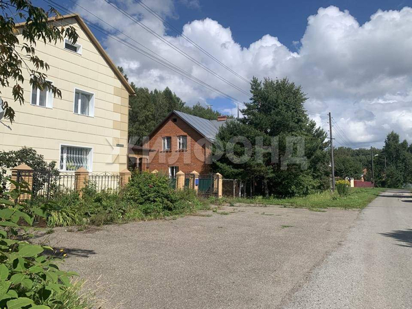 Дом 275 м2 на участке 11 сот.
