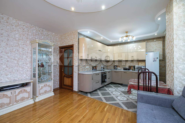 Продается 4-комн. квартира 126 кв.м.