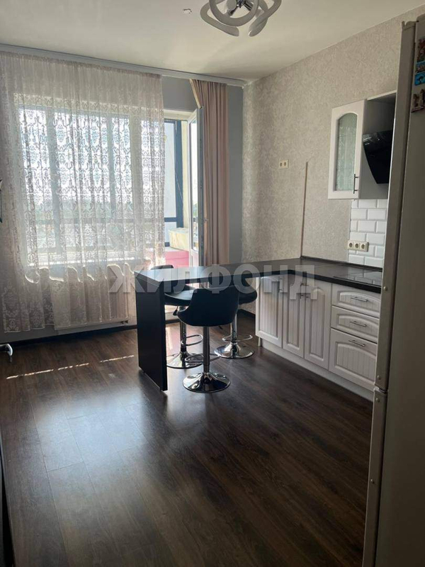 Продам 1-комн. квартиру 41.7 кв.м.