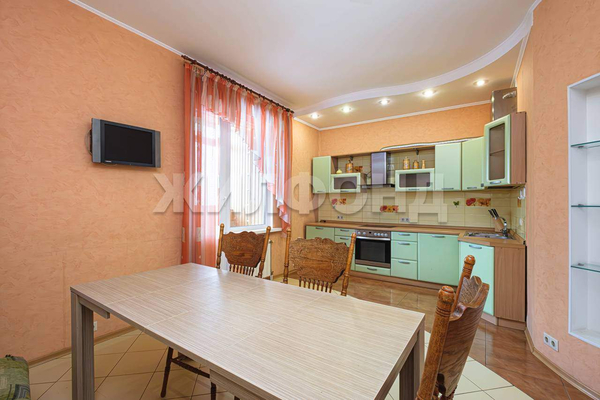 Продается 3-комн. квартира 133.2 кв.м.