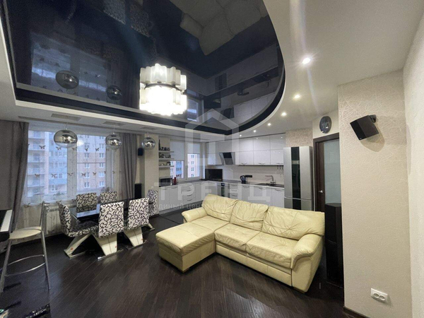 Продам 2-комн. квартиру 64 кв.м.
