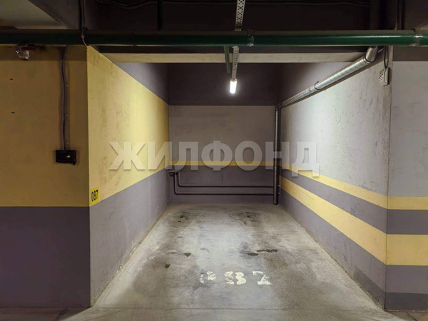 Продается место на закрытой стоянке, 16.2 м2