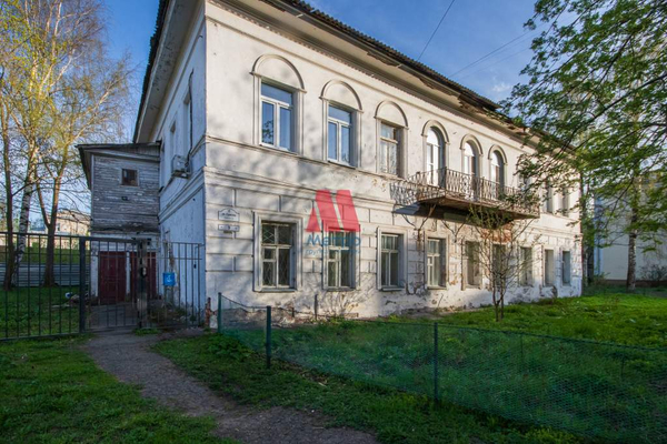Продается 1-комн. квартира 208.1 кв.м.