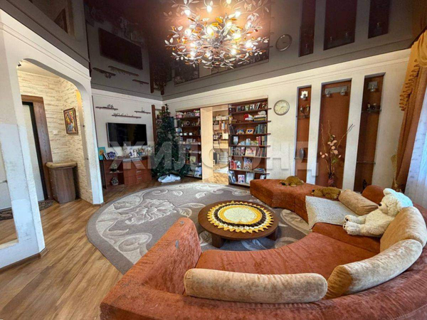 Продается 5-комн. квартира 114 кв.м.