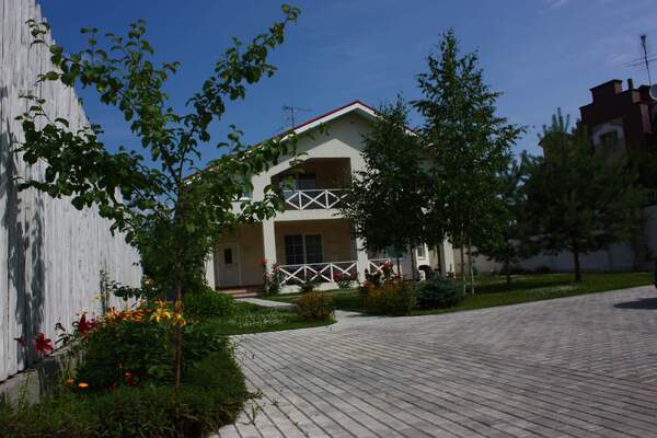 Коттедж 350 м2 на участке 7 сот.