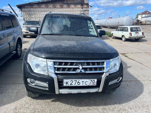 Автомобиль Mitsubishi Pajero 3,0 LWB, 2015 года выпуска (г. Томск)
