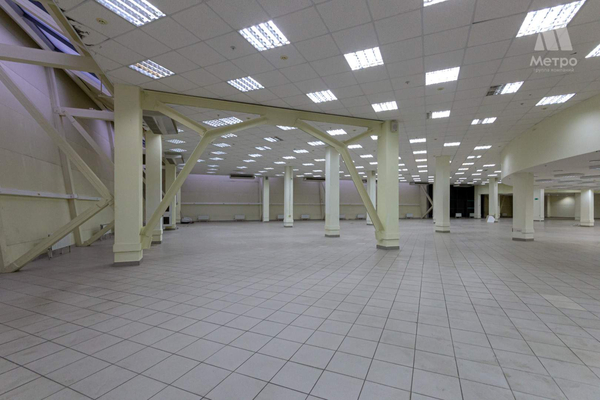 Торговое помещение 2200 м2